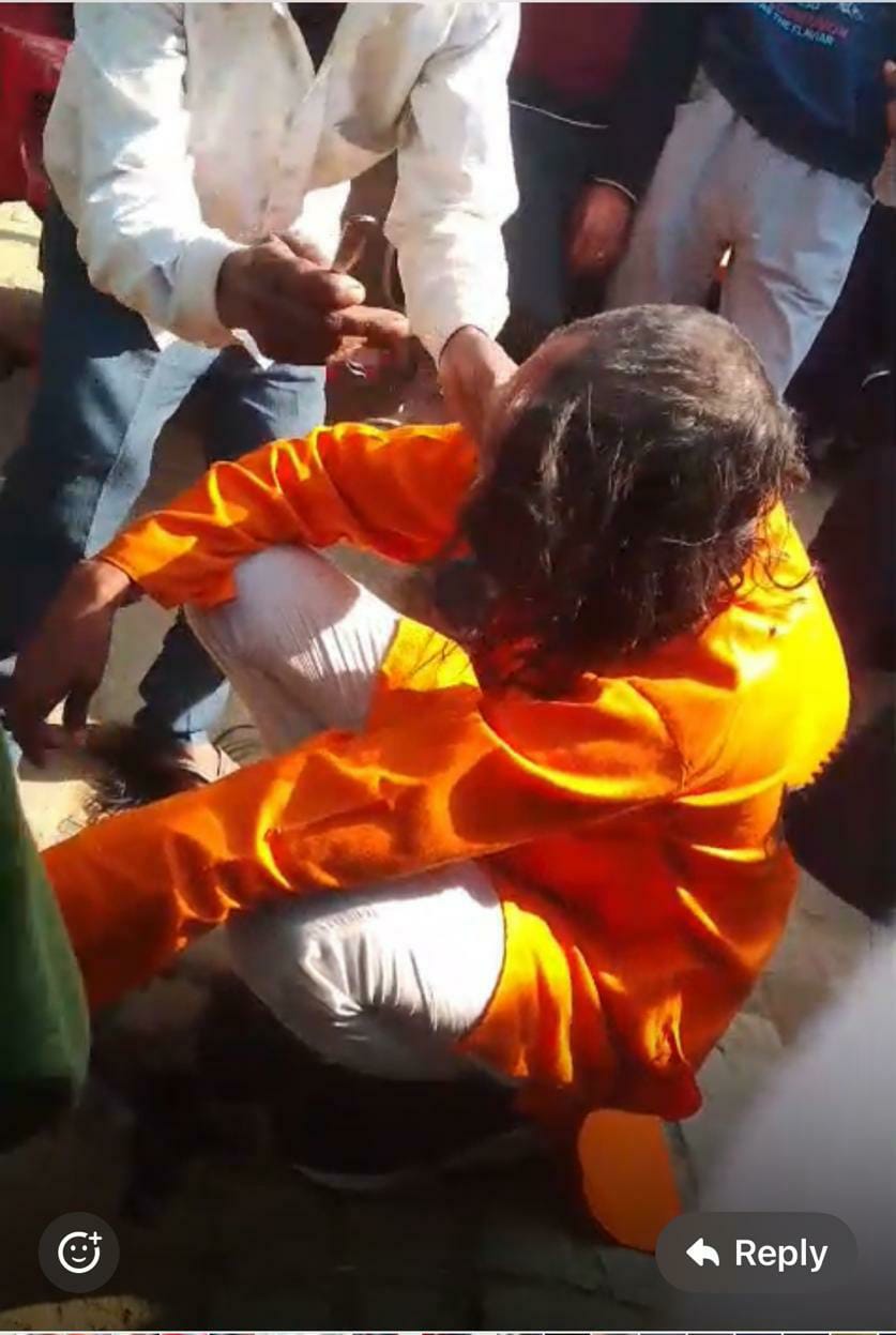 दलित युवक को दबंगों ने गंजा कर किया अपमानित, वीडियो वायरल तीन के खिलाफ मुकदमा दर्ज दोआरोपी गिरफ्तार